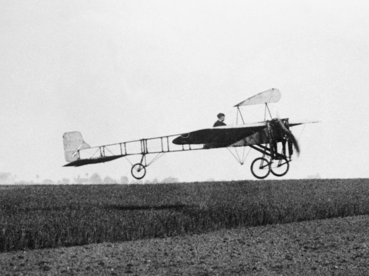 Blériot Crosses the Channel